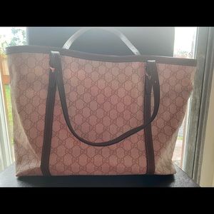 Gucci GG Supreme Tote Bag